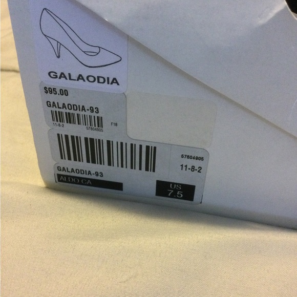 BNWT Aldo Suede Heels 7.5 - Picture 4 of 4